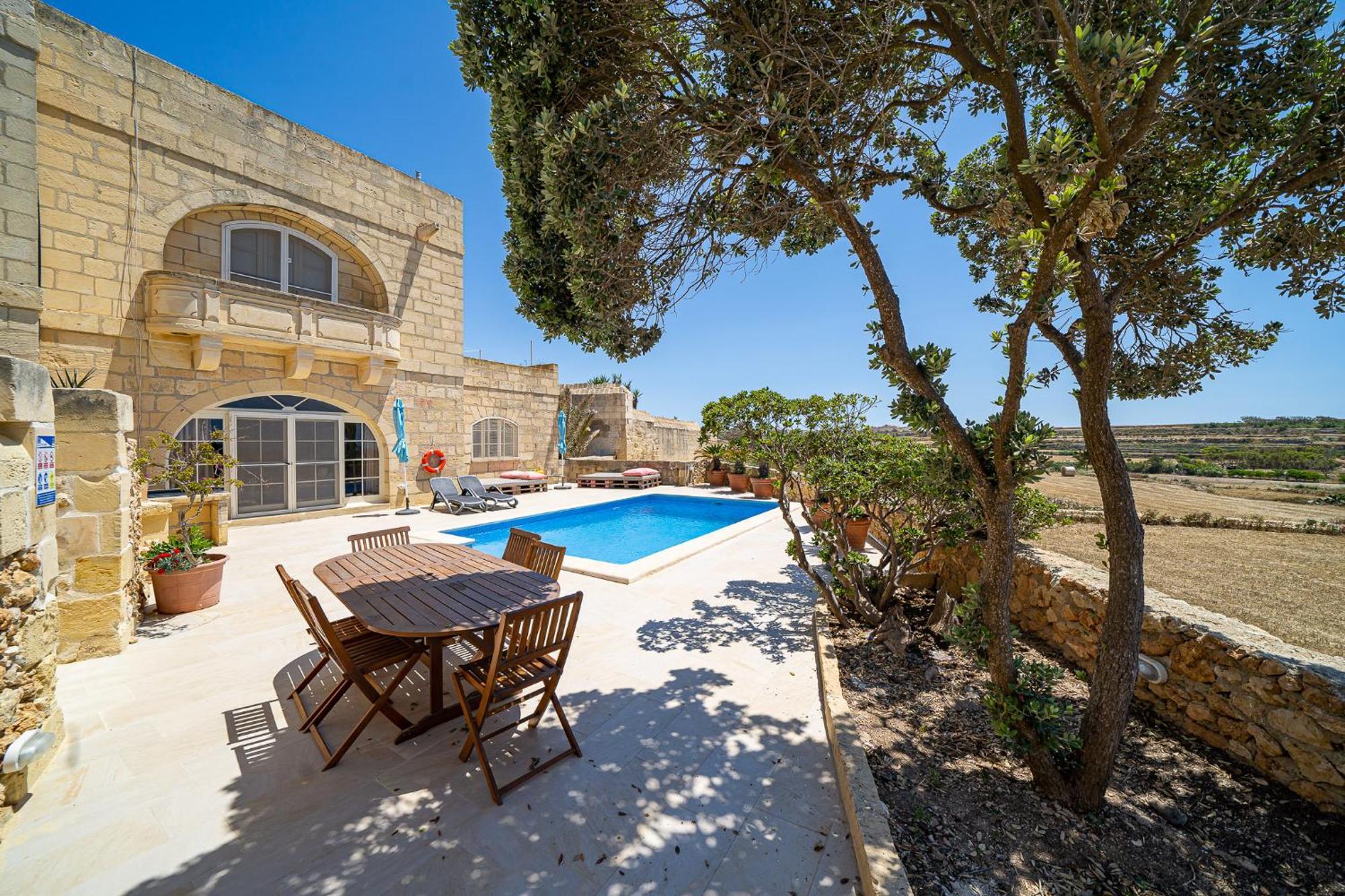 Lonza Gharb Farmhouse Екстериор снимка