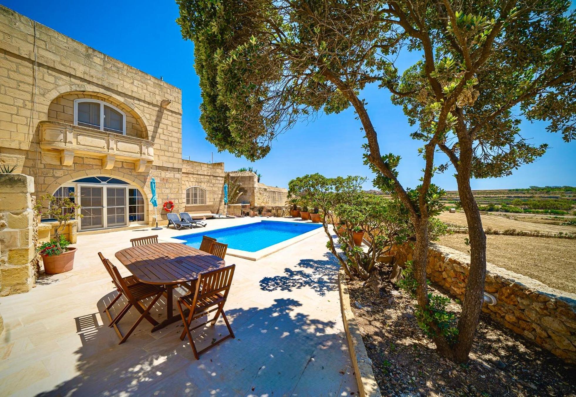 Lonza Gharb Farmhouse Екстериор снимка